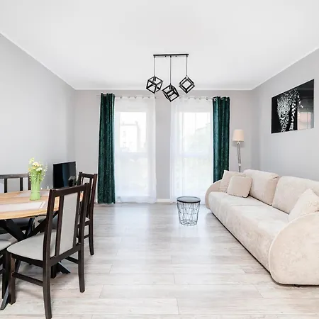 Park Zrodliska Homely By Bookinghost *